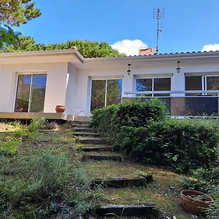 Holiday home Maison Familiale De Charme A - Wifi - Fr-1-323-546